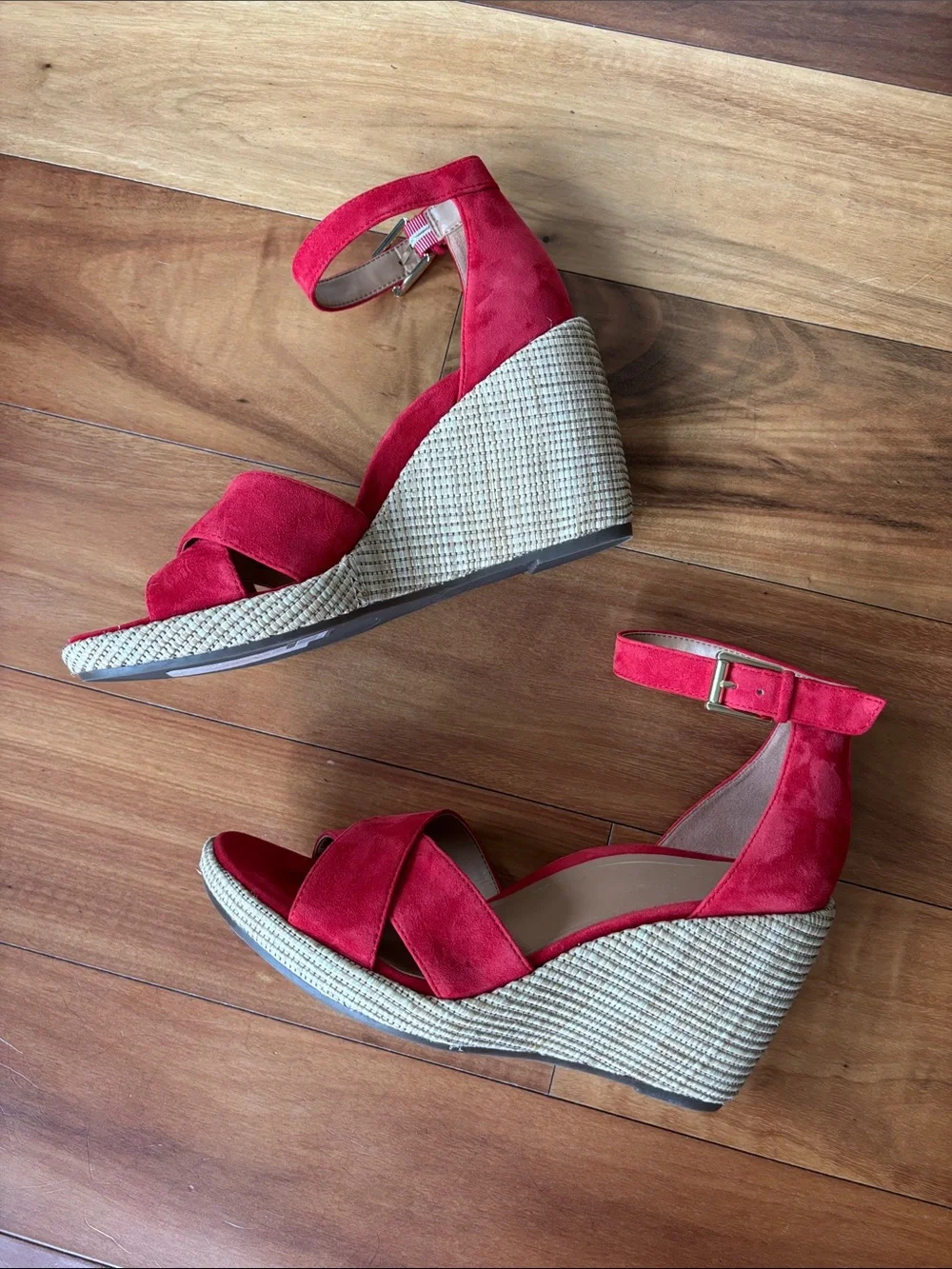 NWT Vionic wedge heels